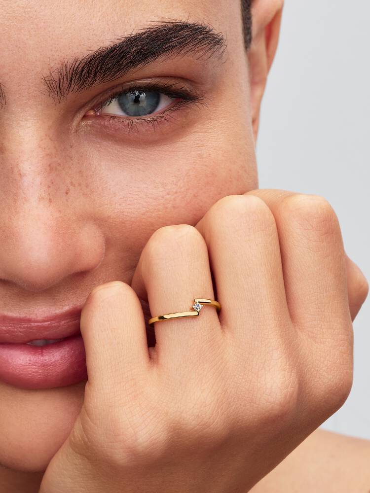 Pandora Anello Solitario con Fascia Asimmetrica
