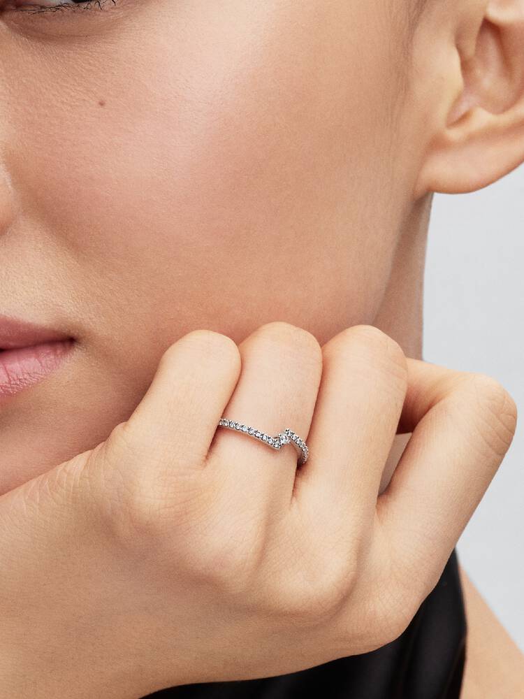 Pandora Anello Pavé di Cristalli con Fascia Asimmetrica